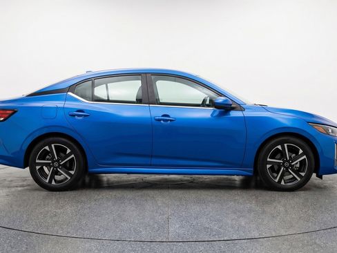 Used 2025 Nissan Sentra SV image 11