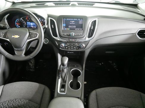 Used 2023 Chevrolet Equinox LT FWD image 10
