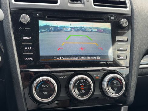 Used 2017 Subaru Forester 2.5i Touring AWD/4WD image 11