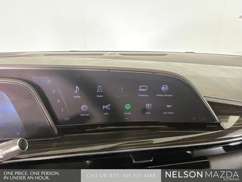 Used 2024 Cadillac Escalade ESV Sport w/ LPO, ONYX Package AWD/4WD image 34