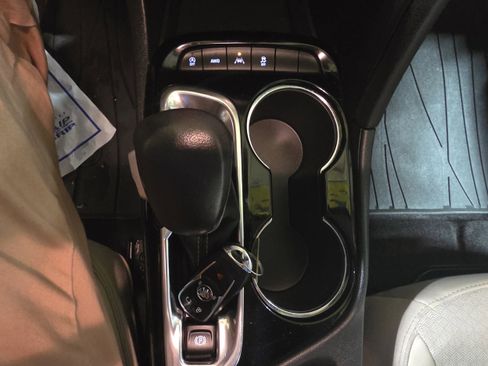 Used 2023 Buick Encore GX Preferred w/ Cold Weather Comfort Package image 17