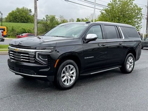 New 2026 Chevrolet Suburban Premier w/ Sun And Tow Package AWD/4WD image 10