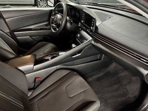 Used 2023 Hyundai Elantra Blue image 11