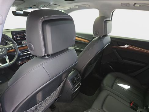 Used 2023 Audi Q5 2.0T Premium w/ Convenience Package image 13