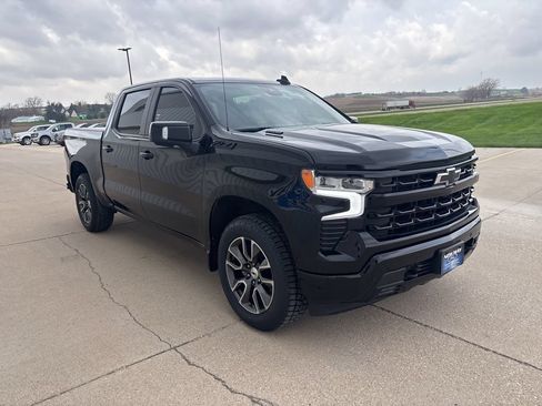 Used 2024 Chevrolet Silverado 1500 RST AWD/4WD image 3