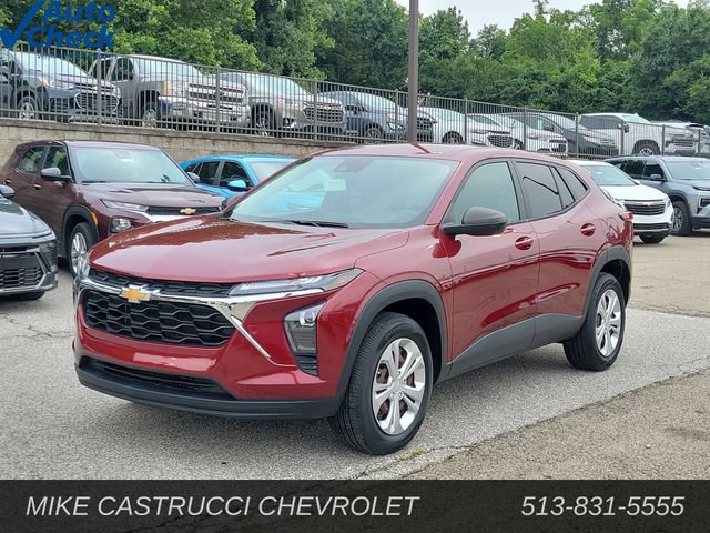 Used 2024 Chevrolet Trax LS FWD image 1