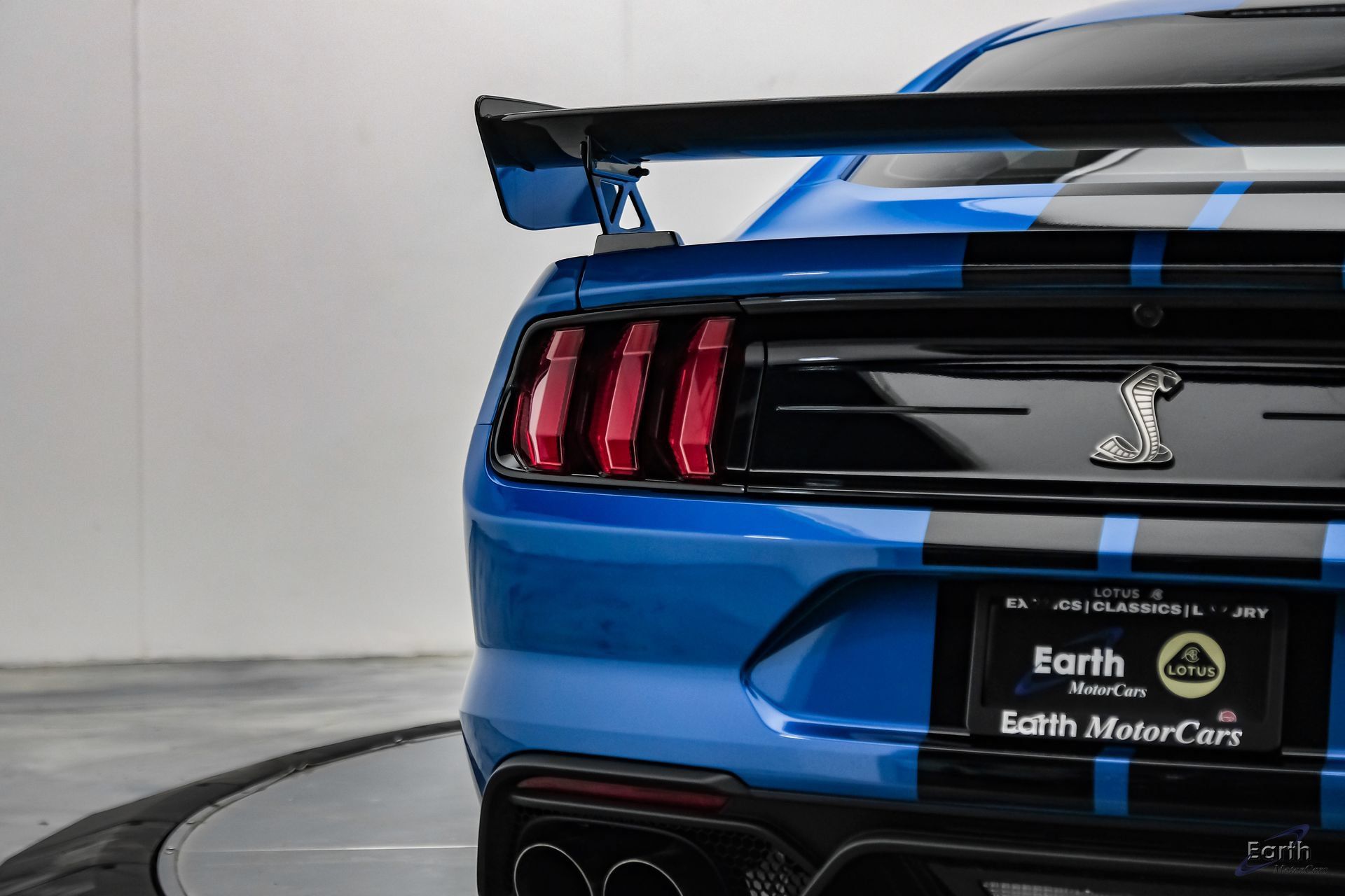 Used 2021 Ford Mustang Shelby GT500 w/ Carbon Fiber Track Pack RWD image 17