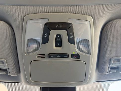 Used 2019 Toyota Sienna XLE FWD image 35