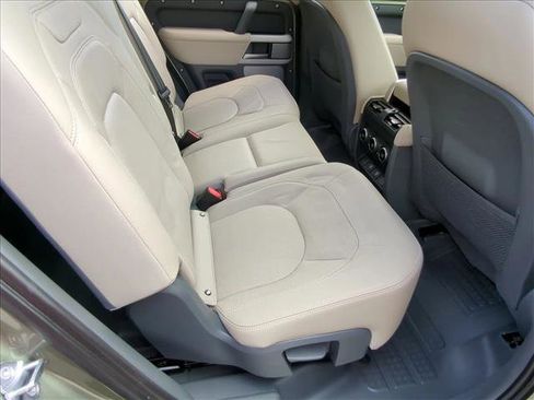 Used 2024 Land Rover Defender 130 S image 22