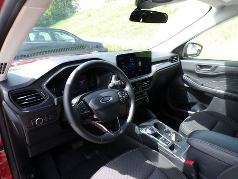 Used 2023 Ford Escape Active w/ Tech Pack #1 AWD/4WD image 11