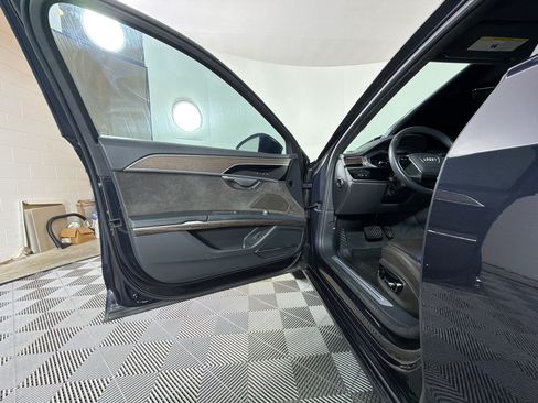 Used 2020 Audi A8 L 3.0T w/ Executive Package AWD/4WD image 16