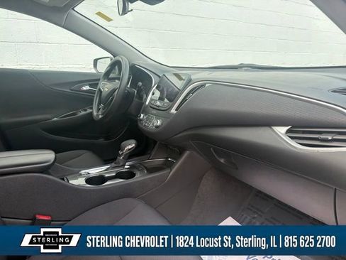 Used 2025 Chevrolet Malibu LT FWD image 11