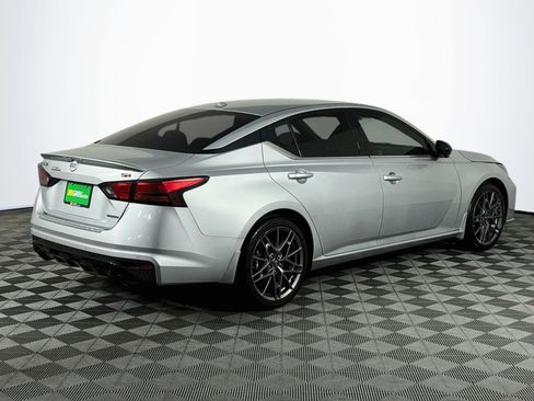 Used 2023 Nissan Altima 2.0 SR FWD image 8