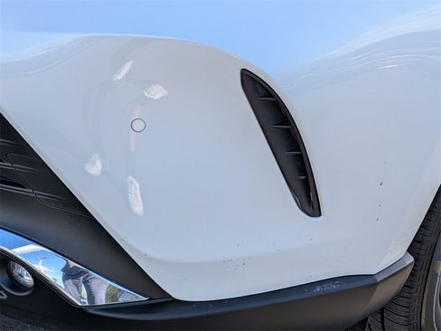 Used 2023 Toyota Venza Limited image 14