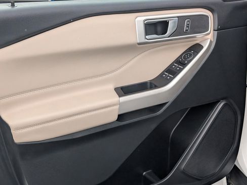 Used 2023 Ford Explorer XLT w/ Equipment Group 202A image 16