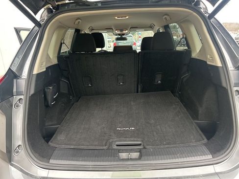 Used 2025 Nissan Rogue SV AWD/4WD image 17