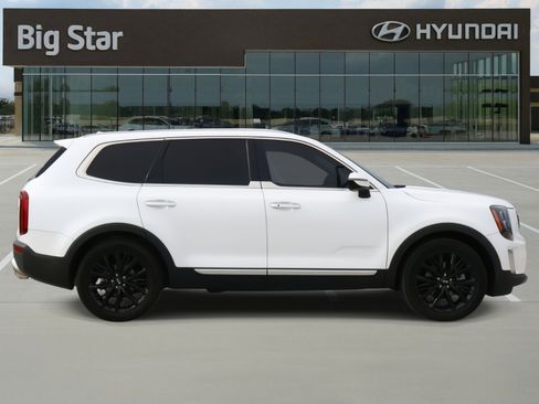 Used 2020 Kia Telluride SX w/ Towing Package image 5