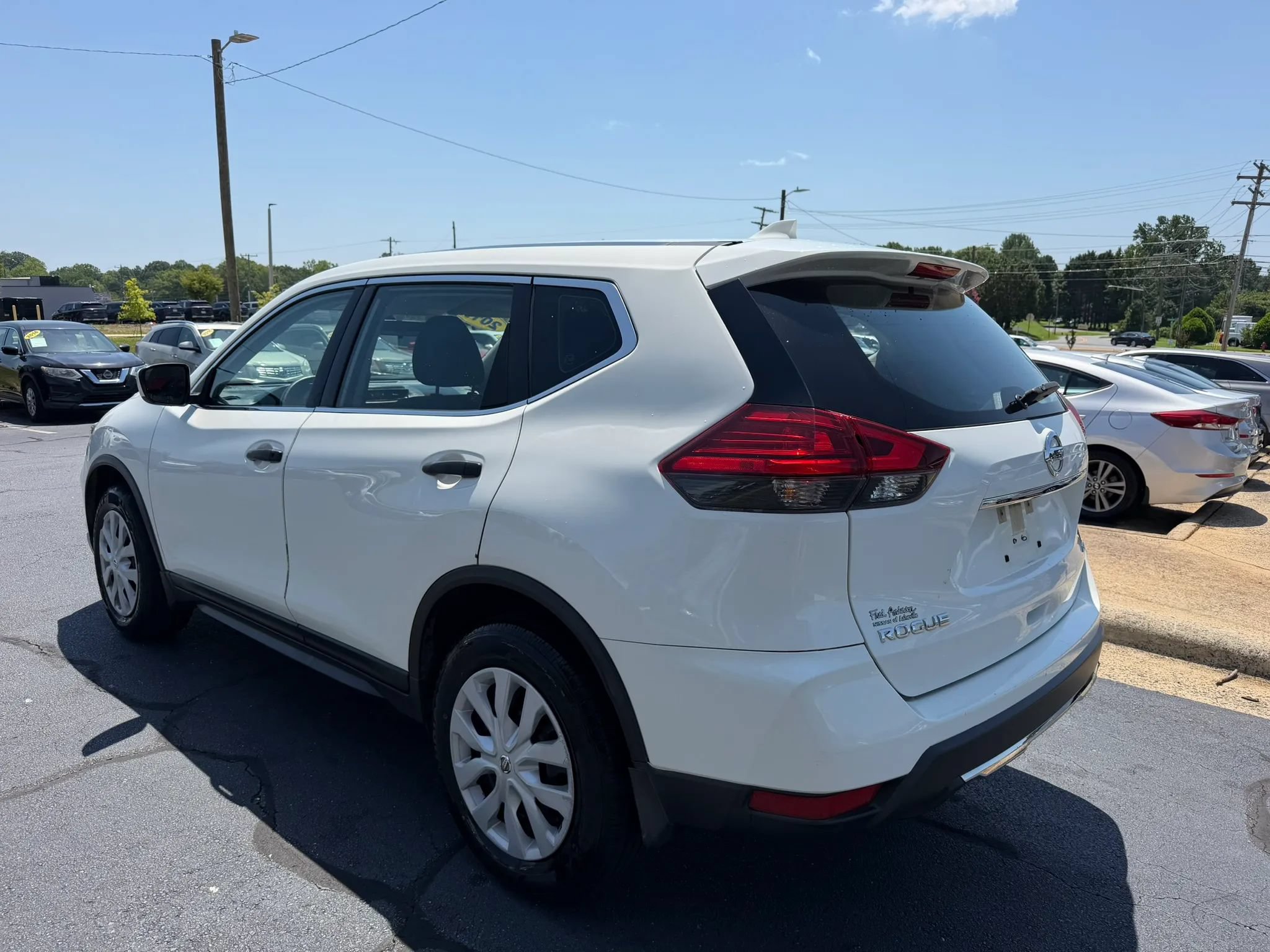 Used 2017 Nissan Rogue S AWD/4WD image 5
