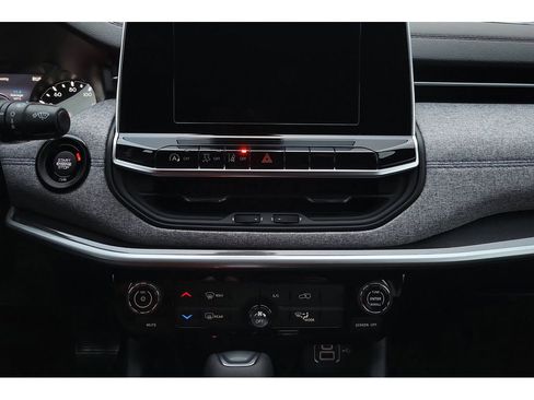 New 2026 Jeep Compass Latitude image 20