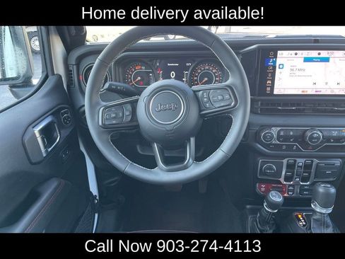 Used 2025 Jeep Wrangler Unlimited Rubicon image 14