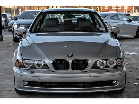 Used 2002 BMW 525i Sedan image 2