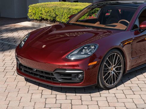 Used 2023 Porsche Panamera 4 image 5