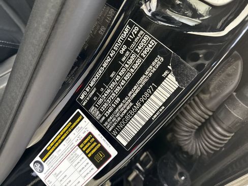 Used 2021 Mercedes-Benz GLC 300 4MATIC image 37