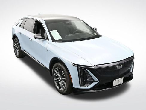Used 2025 Cadillac Lyriq Sport AWD/4WD image 22