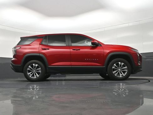 Used 2025 Chevrolet Equinox LT FWD image 29
