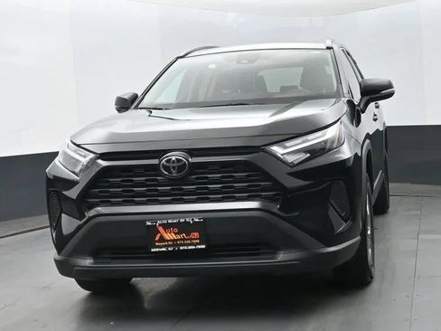 Used 2024 Toyota RAV4 XLE FWD image 1
