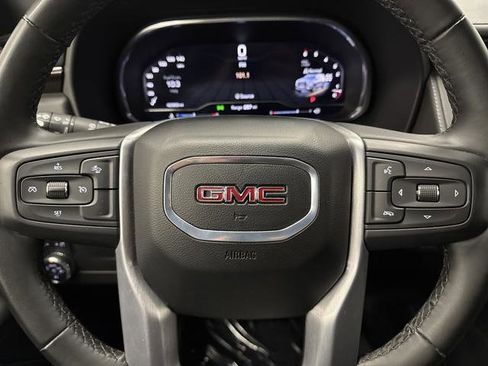 Used 2024 GMC Yukon XL SLE image 13