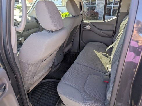 Used 2013 Nissan Frontier SV w/ SV Value Truck Pkg image 18