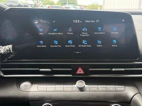 Used 2025 Hyundai Elantra Limited FWD image 12