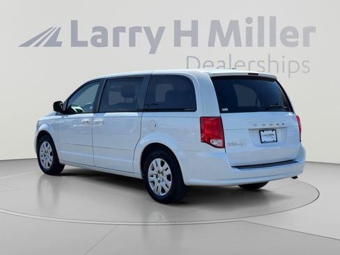 Used 2015 Dodge Grand Caravan SE w/ Quick Order Package 29E SE FWD image 4