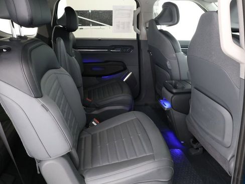 Used 2024 Kia EV9 Land image 24