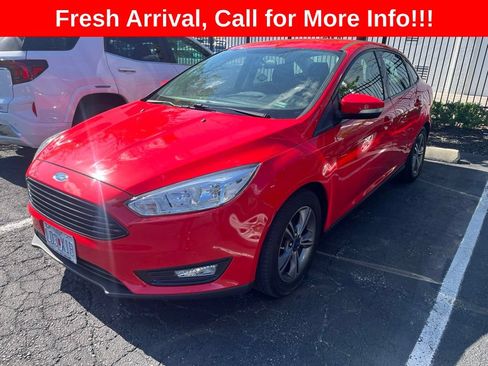 Used 2017 Ford Focus SE FWD image 3