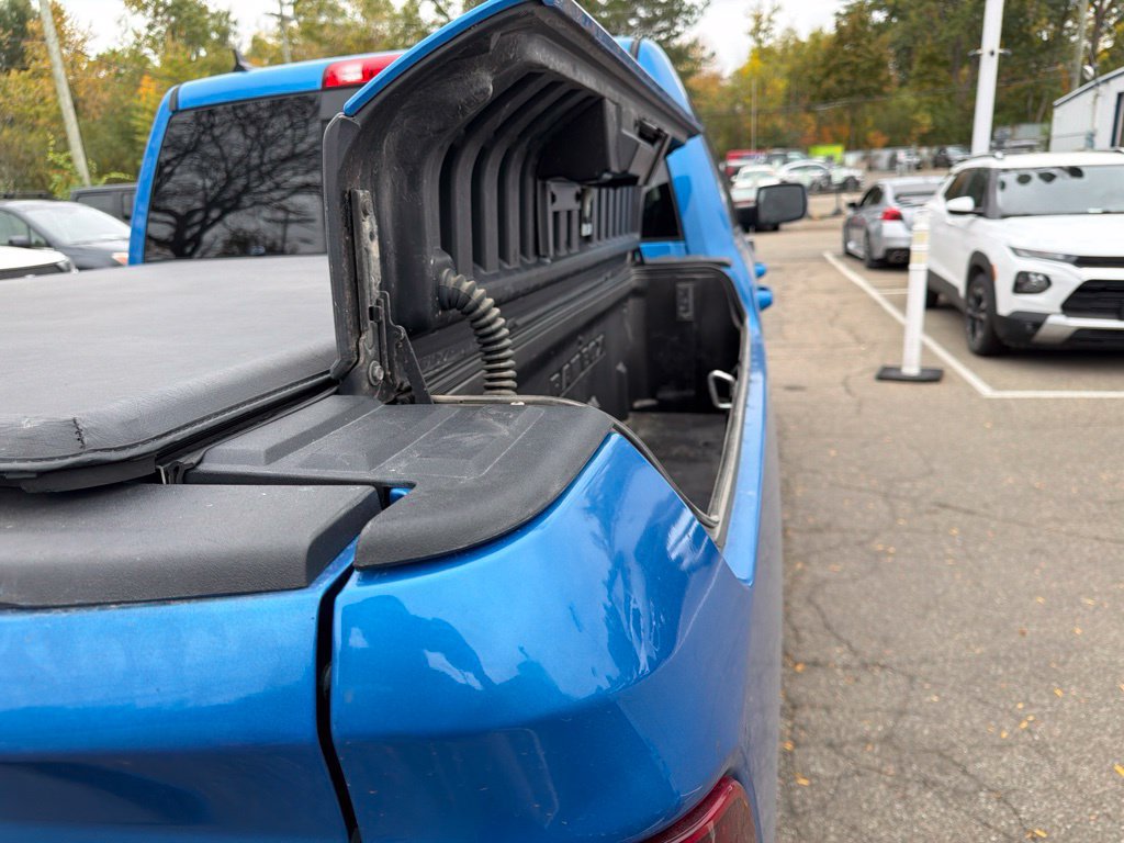 Used 2018 RAM 1500 Sport w/ Hydro Blue Sport Package AWD/4WD image 9