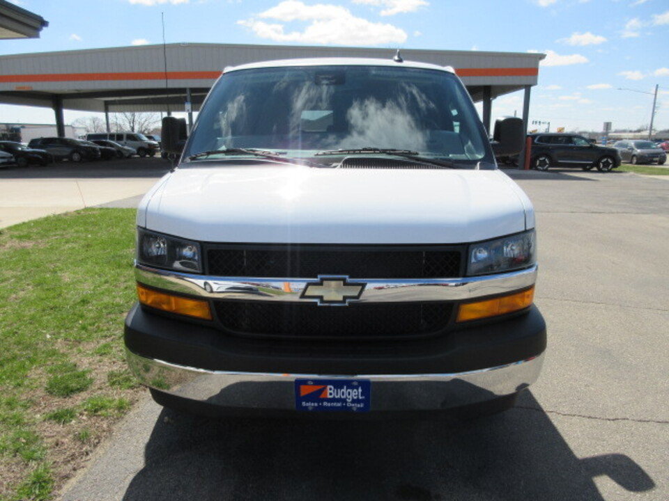 Used 2024 Chevrolet Express 3500 LT w/ LT Preferred Equipment Group RWD image 8