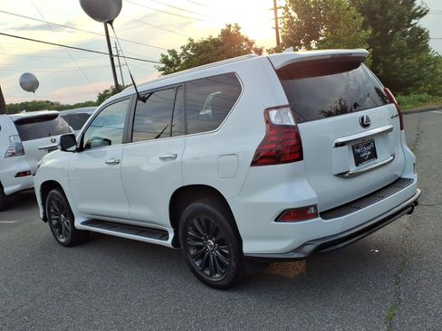 Certified 2022 Lexus GX 460 Luxury w/ Sport Design Package AWD/4WD image 4