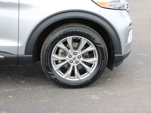 Used 2023 Ford Explorer Limited AWD/4WD image 12
