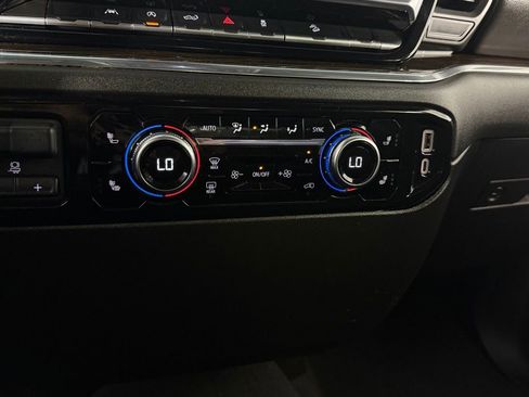 Used 2023 GMC Sierra 1500 SLE image 19