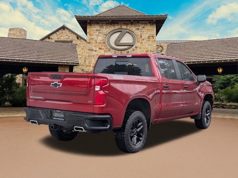 Used 2026 Chevrolet Silverado 1500 LT Trail Boss w/ LT Trail Boss Premium Package AWD/4WD image 2