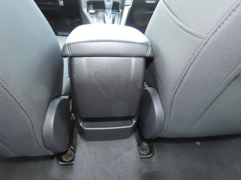 Used 2018 Ford Focus SE FWD image 21