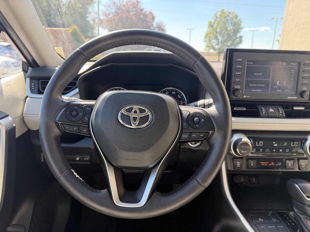 Used 2022 Toyota RAV4 XLE Premium AWD/4WD image 10