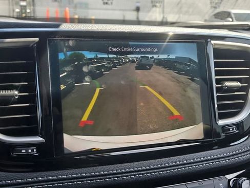 New 2027 Chrysler Pacifica Limited FWD image 12