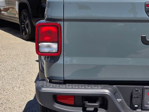 New 2026 Jeep Gladiator Sport AWD/4WD image 6