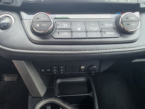 Used 2017 Toyota RAV4 Platinum image 18