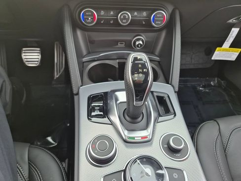 New 2025 Alfa Romeo Stelvio Sprint w/ Convenience Package AWD/4WD image 16