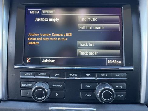 Used 2015 Porsche Macan Turbo image 19