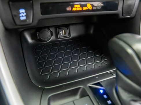 Used 2025 Toyota RAV4 LE image 20